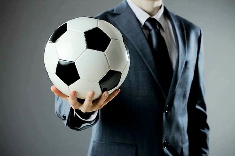 You are currently viewing WHAT FOOTBALL AGENTS REALLY DO: ON AND OFF THE PITCH